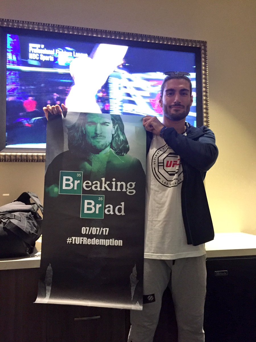 EliasTheodorou's tweet image. UFC won't let me come out with my "Breaking Brad" poster, so here's a post of me just before I walk out for the public weigh-ins! (SAD!)