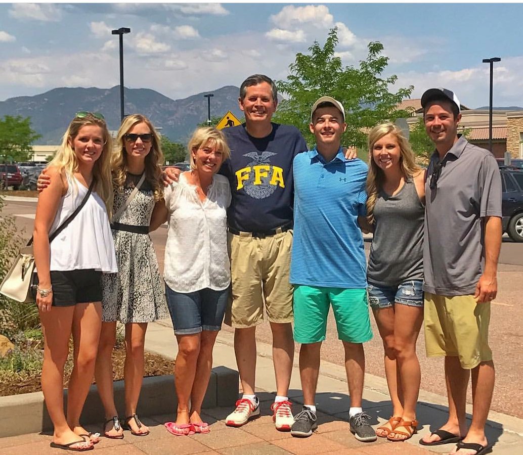 FFAWest's tweet photo. Shout out to Montana's US Senator @SteveDaines for wearing a @NationalFFA tee while out with his family! #FFAStyle https://t.co/e03znUjp7J https://t.co/gHUGlHLH6P