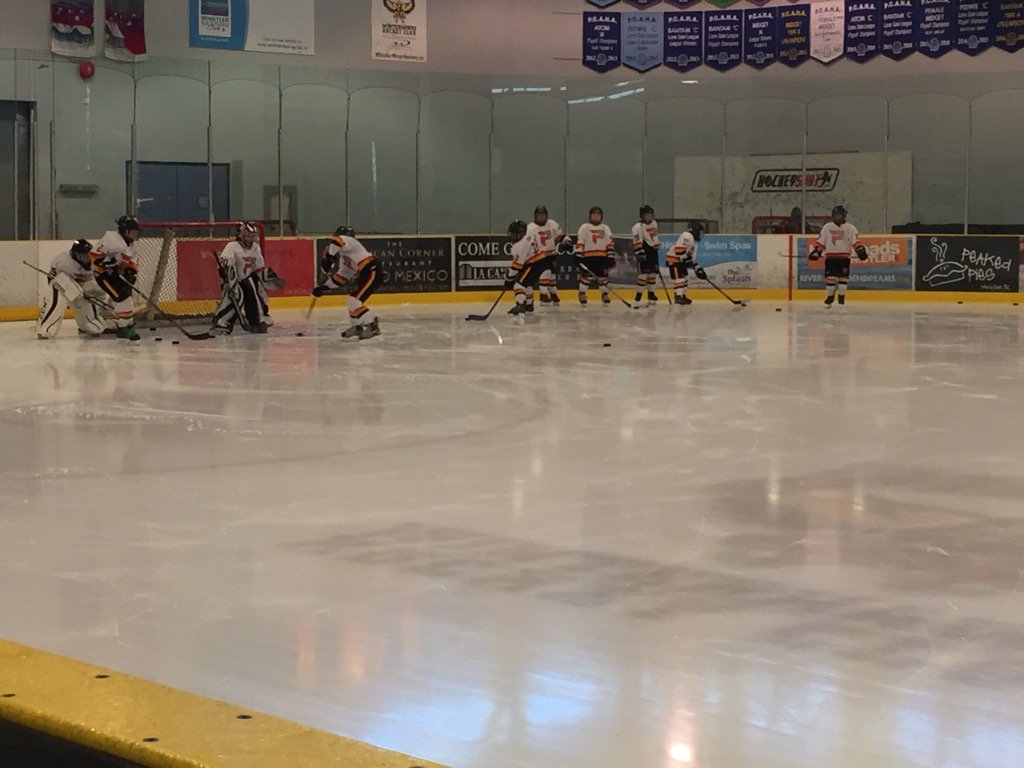 Pacificpredato1's tweet photo. 2008 Predators warming up for Gold Medal game of spring ending Whistler International Tournament. Preds vs SHD (Sask) https://t.co/fIcDsaoVFB