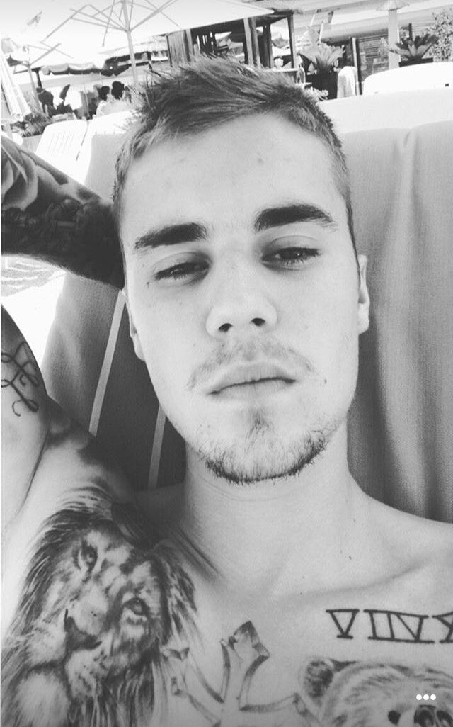 ProjMyWorldsJB's tweet photo. RT'S = VOTOS      COMENTÁRIOS = VOTOS PLAYING BELIEBERS #KCAMexico #Beliebers https://t.co/Oc8ieyETR2