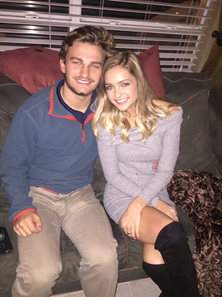 SeykoraBill's tweet photo. Happy birthday Morgan!! Can't wait to be at Arkansas with you this next year! https://t.co/ITw4xjMQJK