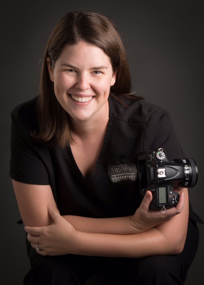 AshleyDSiegert's tweet photo. Special thanks to @knportraiture for my snazzy new headshot! https://t.co/8RPwGyZ5qJ