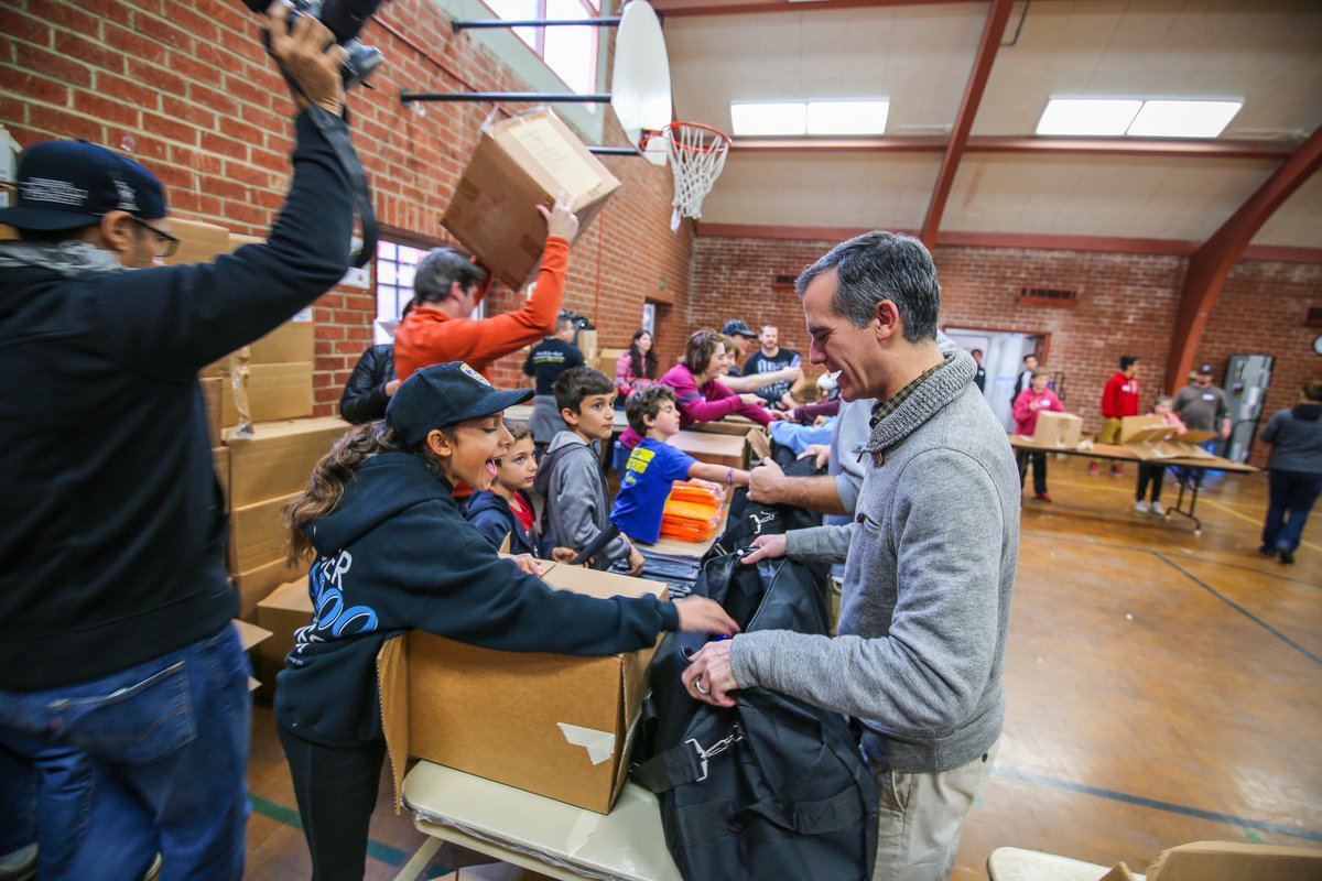 Looking for ways to give back? Here are a few of the local nonprofits that you can help this summer. 

Learn more → bit.ly/2tRP6mL