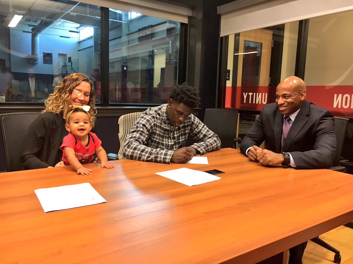 PelicansNBA's tweet photo. Done deal! @Jrue_Holiday11 ‼ #Pelicans https://t.co/kcaUnIJP8x
