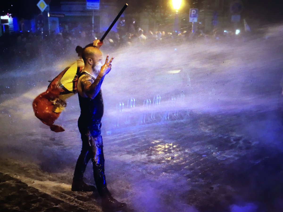 Ausschreitungen an der Hamburger "Schanze" !