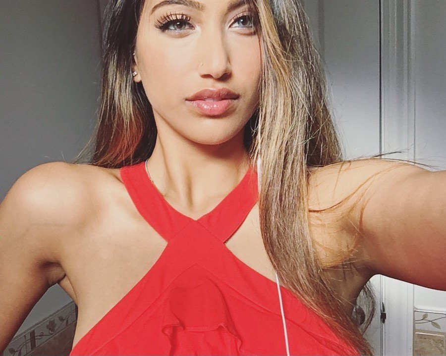 misslowermain's tweet photo. Loving the RED ! #misslowermainlandworld https://t.co/OGXW0R2yCw