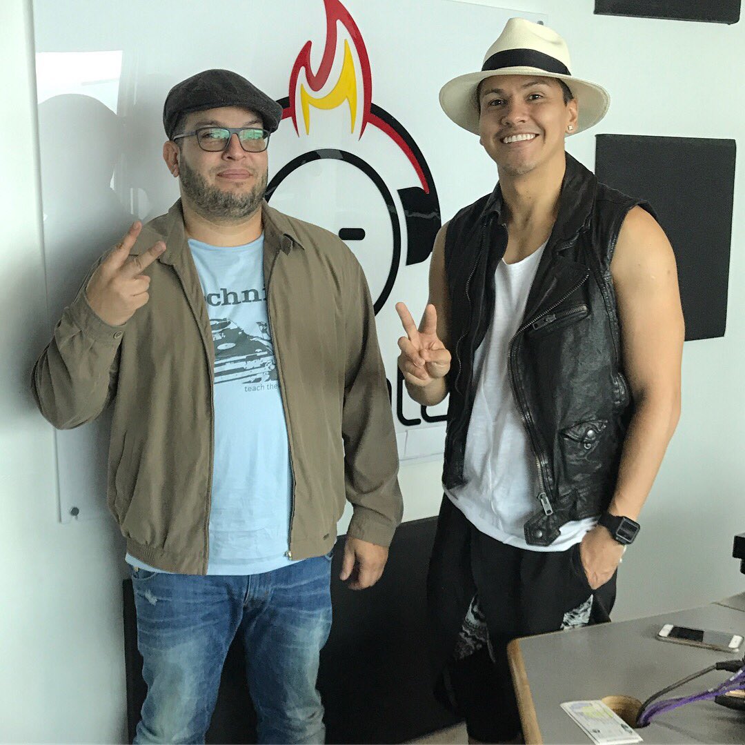 flexoficial's tweet photo. Gracias las emisoras @CalienteRadioPa y @Fabulosa1005 por su apoyo con #ElTiempoSeLoLevo 💥 https://t.co/5O6K1UZ1cI