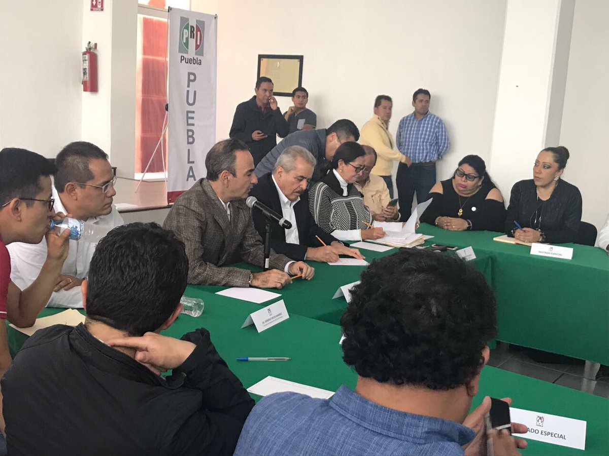 PepeOlvera_Zac's tweet photo. En reunión de trabajo en #Puebla @EstefanChidiac @PRI_Nacional  @PRIdePUEBLA @PRIdePUEBLA https://t.co/N5EkAiEYbV