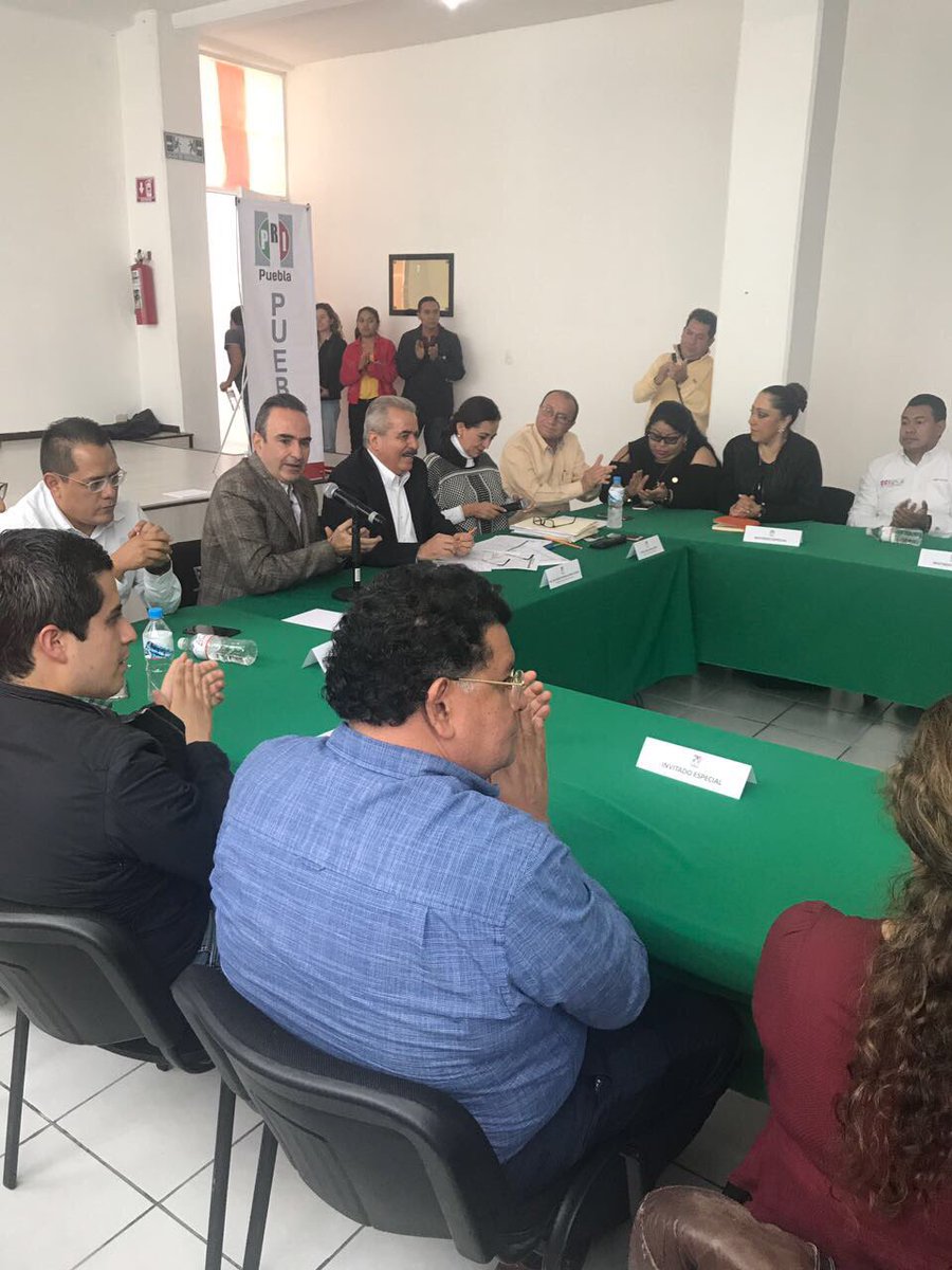 PepeOlvera_Zac's tweet photo. En reunión de trabajo en #Puebla @EstefanChidiac @PRI_Nacional  @PRIdePUEBLA @PRIdePUEBLA https://t.co/N5EkAiEYbV