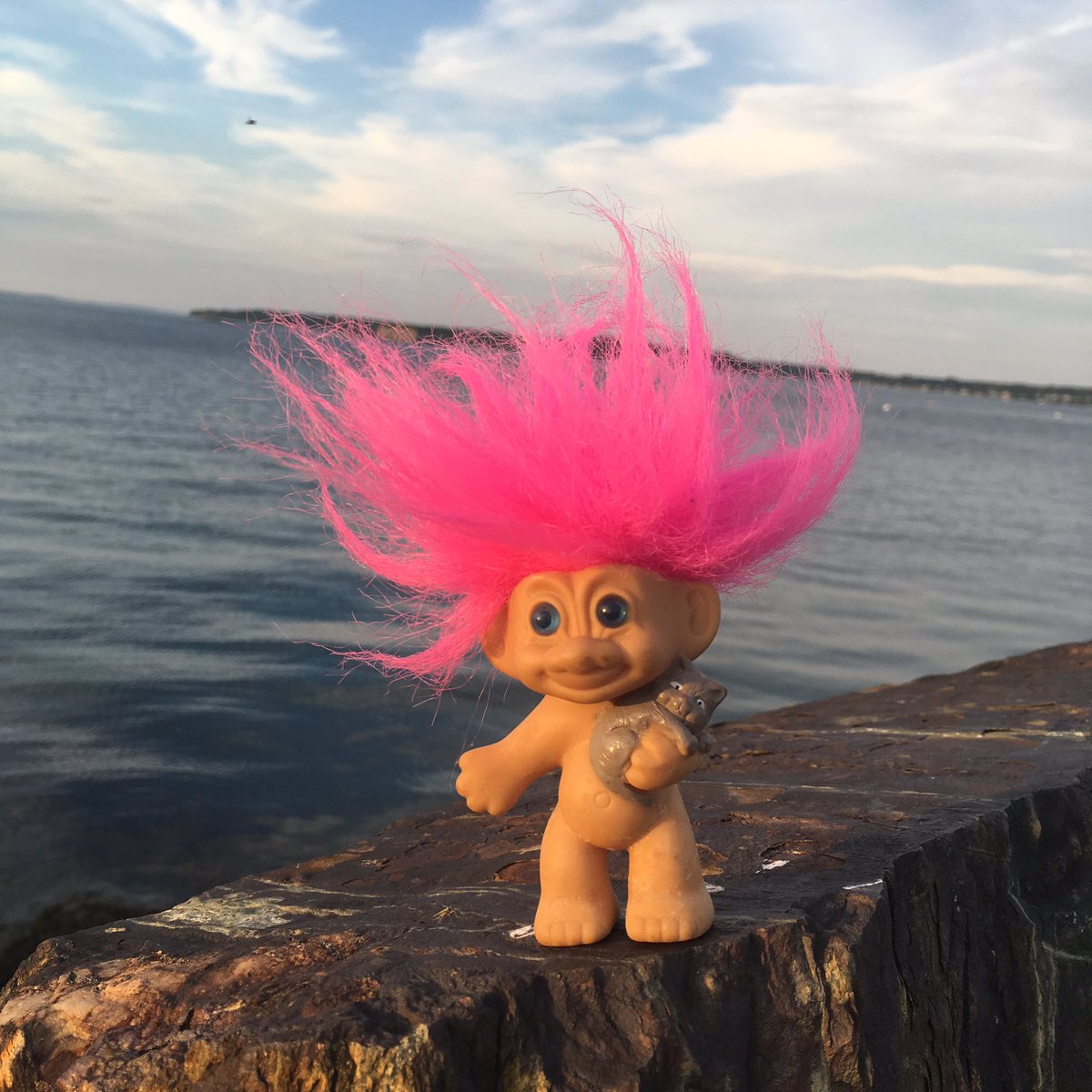 Aimsel's tweet photo. I send you #troll love and light from #buglightpark #southportland https://t.co/gRgAVOiPMz