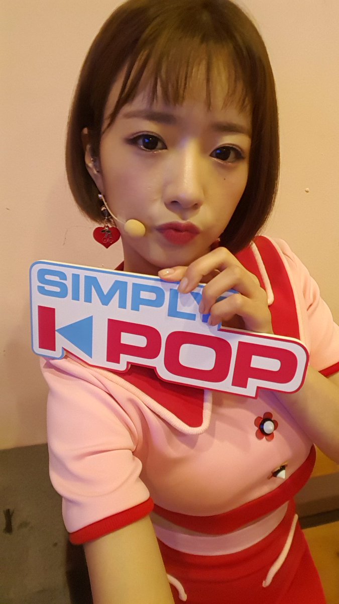 SIMPLY K-POP tweet media