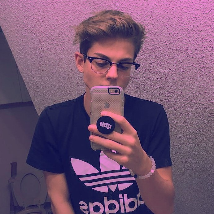 shitgrcm's tweet photo. There's just something about this one kid I can't over😞 https://t.co/ZJVaYjVnvX