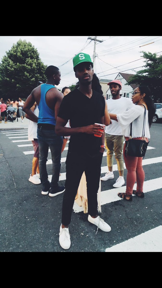 TheRealMakia's tweet photo. New Music Coming Soon #musicbiz #hiphop #complexhustle https://t.co/wBb0MpmImI
