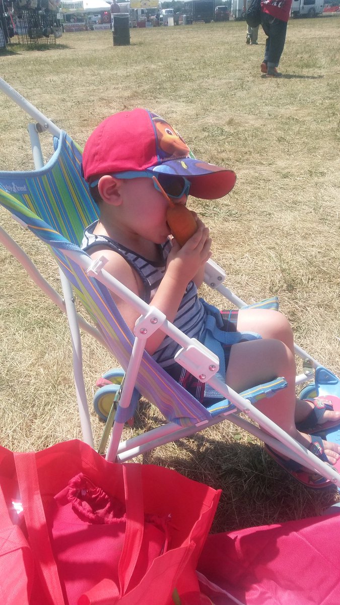 TigerFanCutie17's tweet photo. Mmmm corn dog 
#fairfood #4thOfJuly2017 #airshow #battlecreek https://t.co/IagQknlFyZ