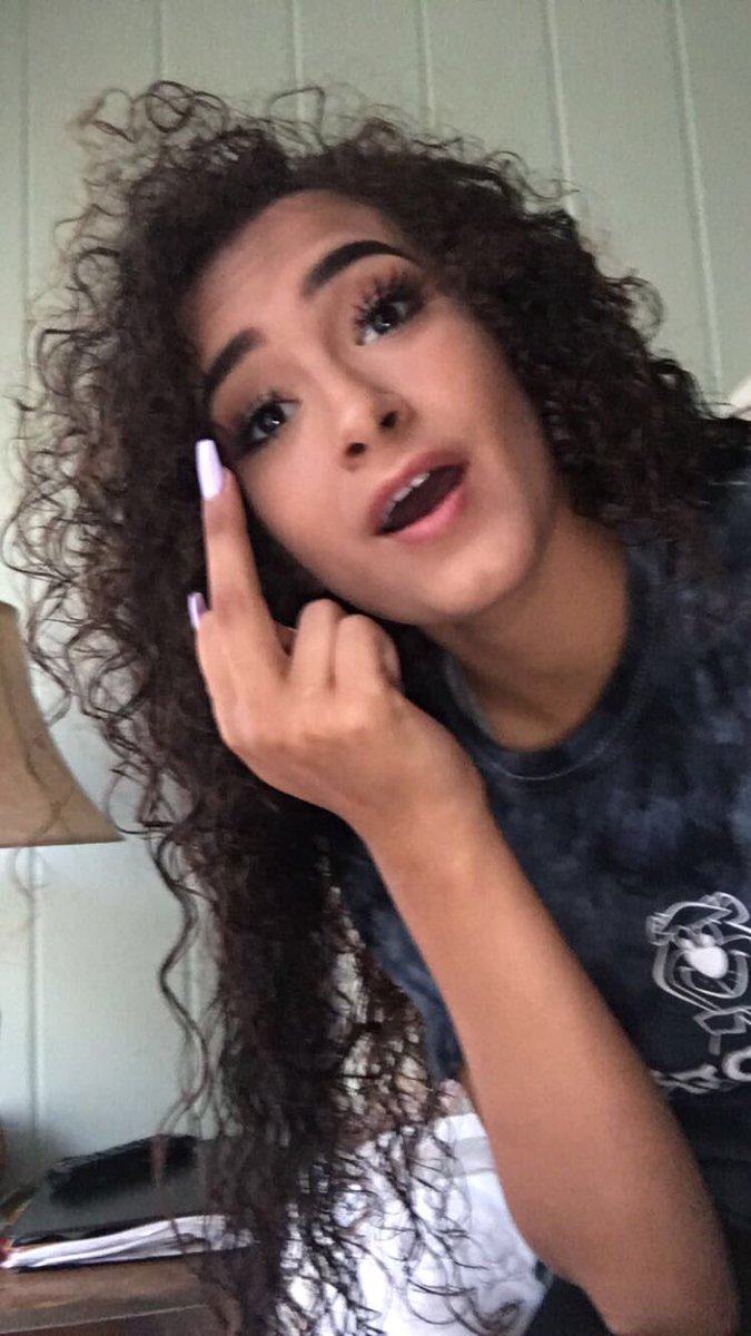 lorengkiara's tweet photo. When you tell a story you've already told, but switch it up every time... LYING ASS ATTENTION SEEKING HOE 😇 https://t.co/aWc3dyUdrg
