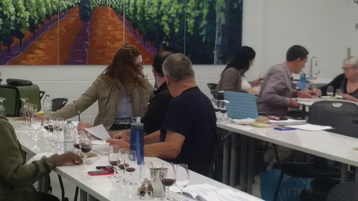 ACSomm's tweet photo. Team tasting for #sommelierprogram students trying to identify 3 Syrah poured blind from N.Rhone, S. Africa and Aus https://t.co/WBMTNve5CN