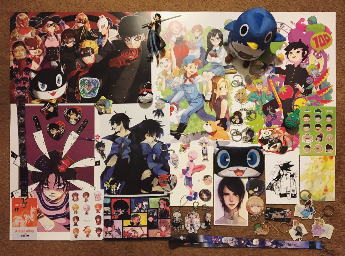 CON LOOT I GOT THIS YEAR AT #ANIMEEXPO I WAS ABLE TO MEET AND TRADE WITH SO MANY ARTISTS AND EVEN RECIEVED SO MANY GIFTS AND ART! ILY GUYS! 