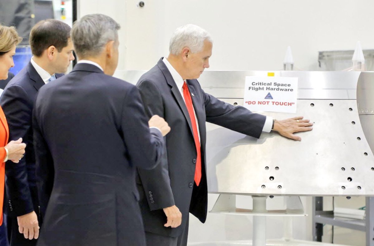 stpeteyontweety's tweet image. Pence:....Shiny
Rubio:The sign says "Do Not Touch" Mike!
Pence:....Shiny