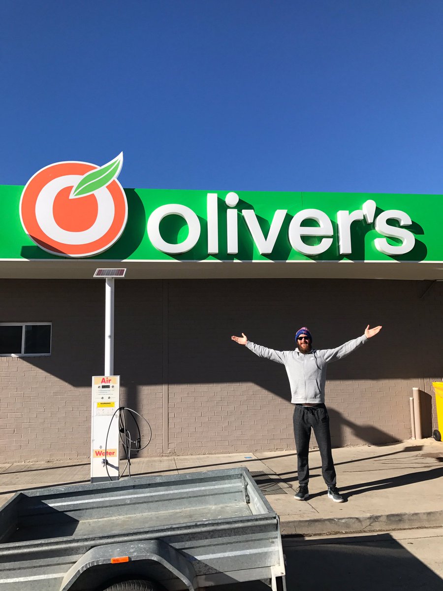 TQ keeping it real and supporting those that support cycling <a href="/b_rowl/">Darryl</a> <a href="/oliversracing/">Oliver's Real Food Racing</a> <a href="/The_UDC_/">The UDC</a>