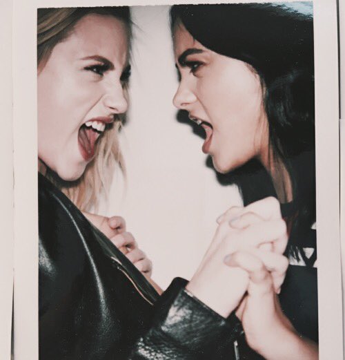 whispymilk's tweet photo. Honestly someone just sign up to be my bestfriend I am so funny&amp;sweet #openrp @Openrptag  #InternationalKissingDay #instagramisoverparty https://t.co/HWfYjZrH1q