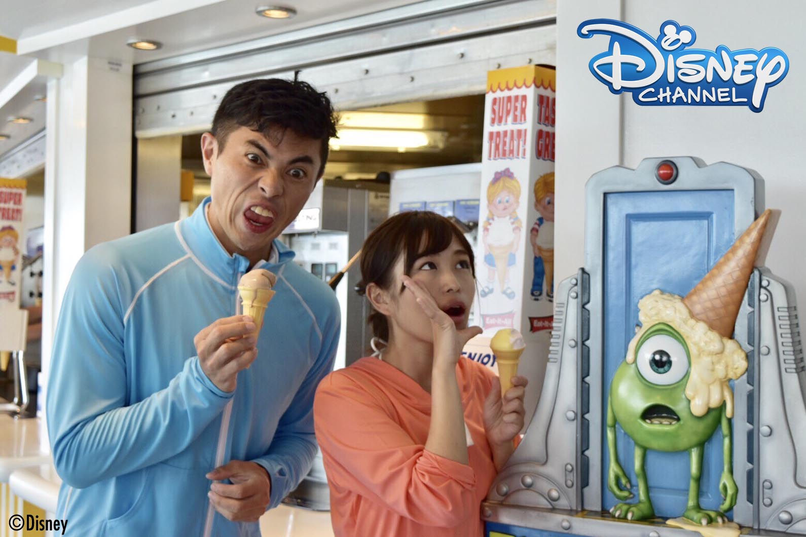ディズニー チャンネル公式 7月からディズニー クルーズラインを特集中の ディズニートラベラー 船内の食事は基本的に料金に含まれるシステムなので ついついアイスクリームも食べ過ぎちゃいますね 番組では 船内で一番人気のレストラン