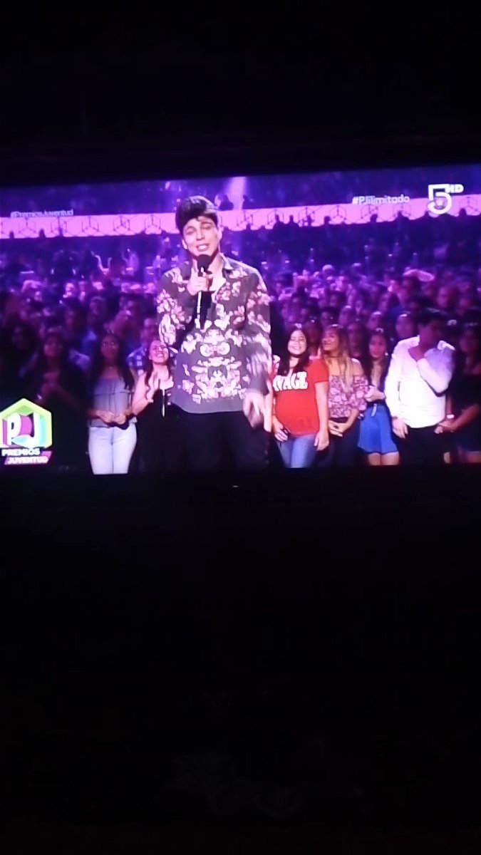 HanyRoldan's tweet photo. Te amo, te amo, te amo, súper orgullosa de ti, la estas rompiendo.😍😍 #caballeros
@villalobossebas #PremiosJuventud #SebasEnPJ https://t.co/riPyXDNbKX