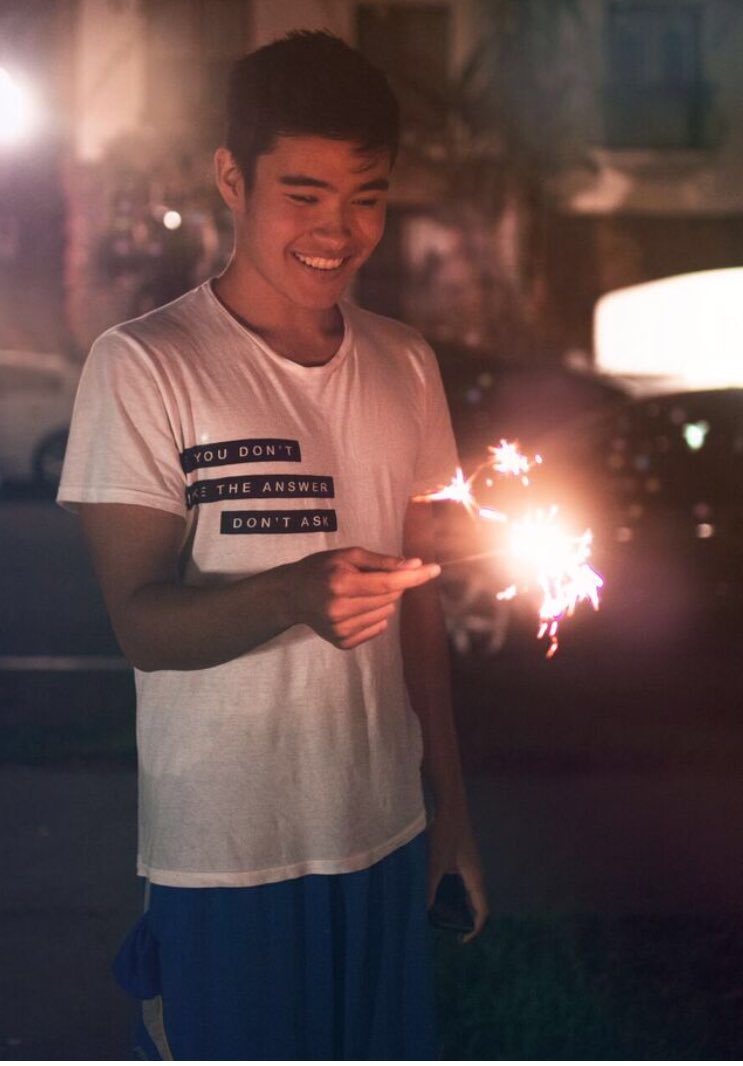 willjaymusic's tweet photo. I've been alive for 21 4th of July's &amp; this was my first time holding a sparkler. how about that https://t.co/37XoYRuCzO