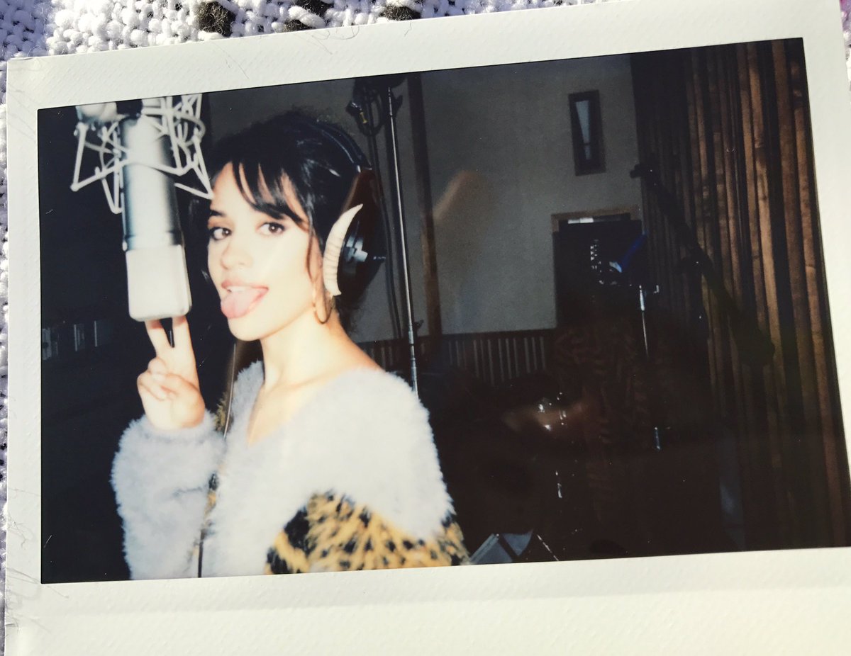 Camila_Cabello's tweet photo. i hit back when the pen hurts me 🎹📝📝🎧🎧🎧 https://t.co/LKws23u2nO