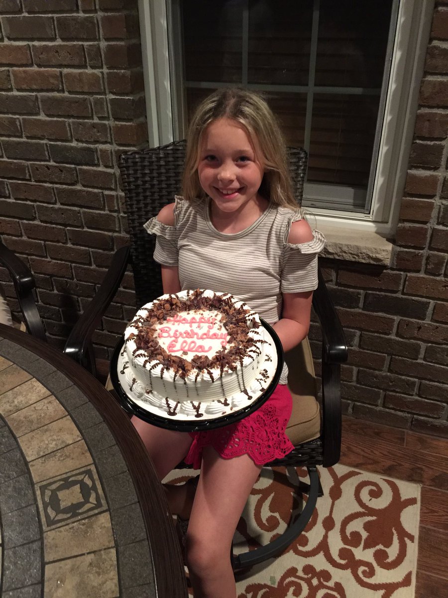 cpietranton's tweet photo. The birthday girl wanted a Reese Cup Blizzard @DairyQueen ice cream cake #ToBe10Again #MyPrincess ๐๐ฆ#HappyBirthday #10andFabulous https://t.co/u0JUI7pt8G