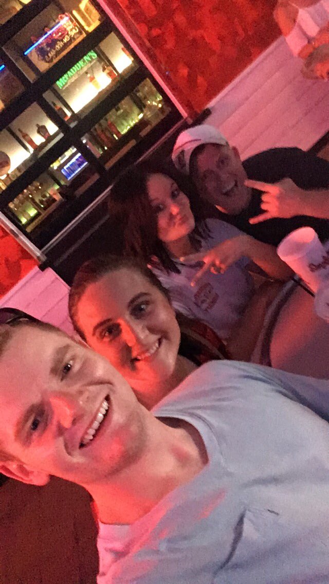 MSnedeger's tweet photo. #HCNKC Waiting for Noe Palma!! https://t.co/BPBHapWKtw