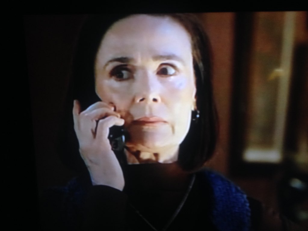 DarkMaster__AR's tweet photo. #OutgoingCall Hijo @JulioMedina_EDR, por qué nadie me dijo que Fabiola se fue presa?! Soy la última en enterarme! #EnamorándomeDeRamón ☎️😠 https://t.co/uvlHuB1n8H