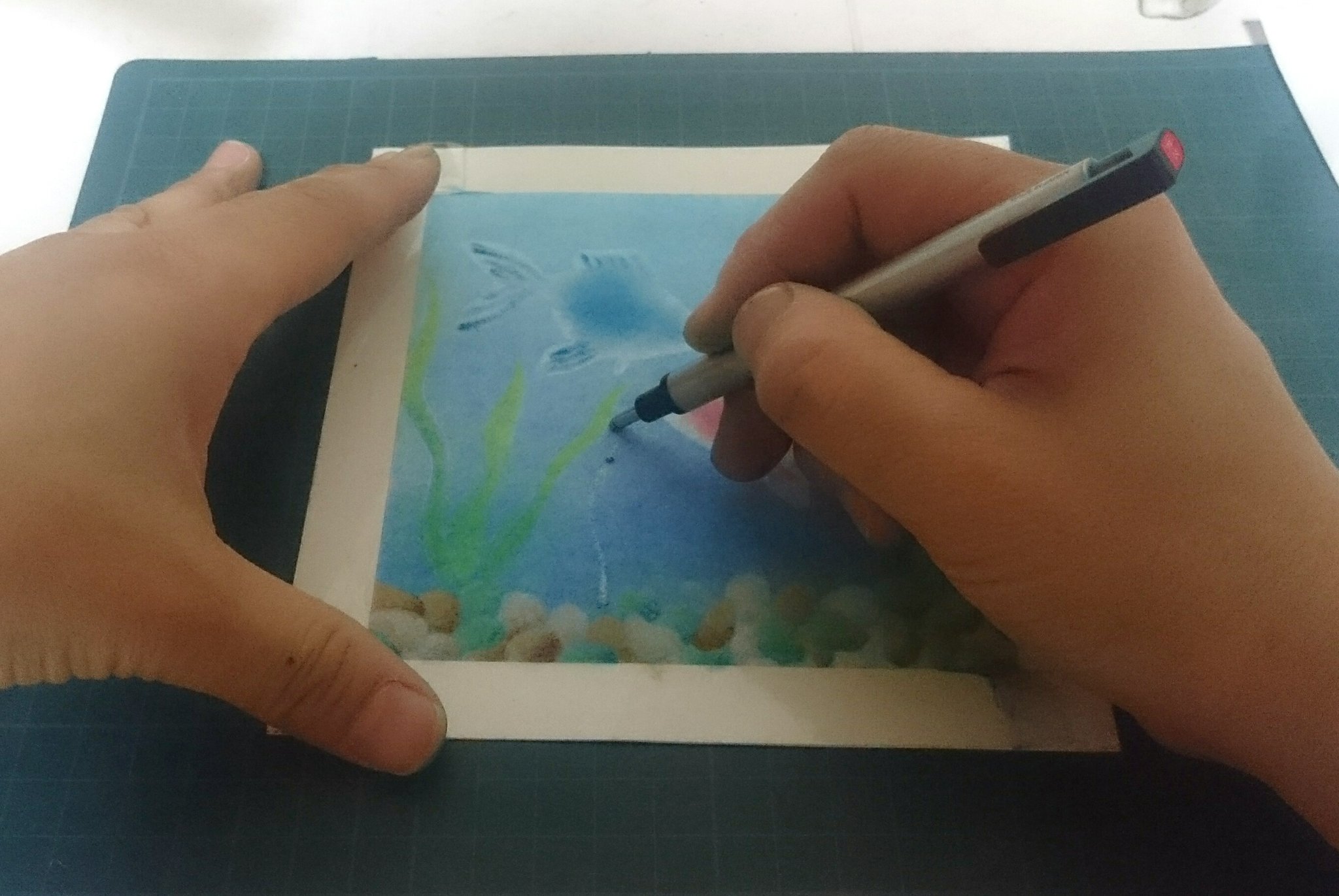 Uzivatel パステルアーティストkaori Na Twitteru やっと作品作りが一段落ついたので 久しぶりにテキスト作ってます 図案は 金魚 パステルアート 描き方テキスト 夏のモチーフ イラスト 絵 T Co Klaw2wx32e Twitter