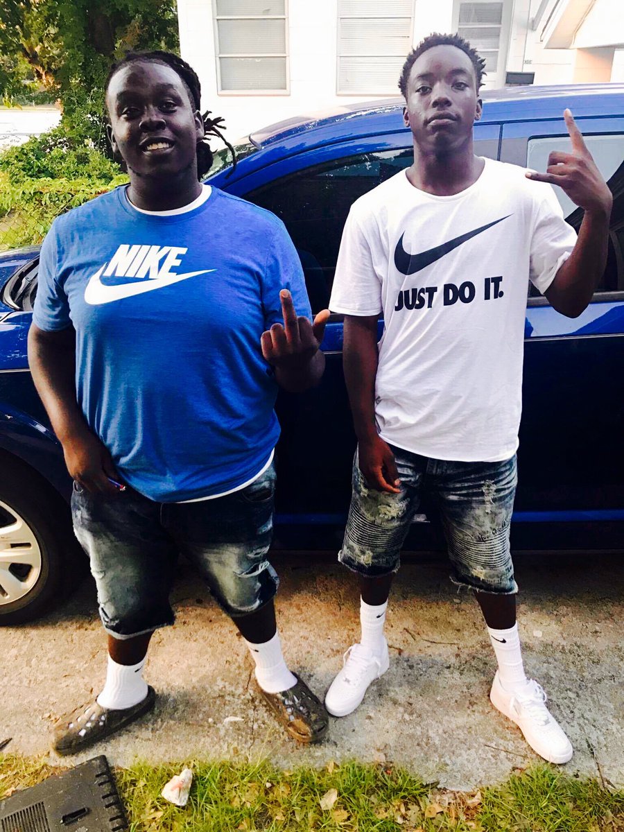 Leland2Success's tweet photo. We trap 💰together then that's my mutha fucking brotha 🤜🏿💉🤛🏿 #checkchasers https://t.co/GGIFrvLu7G