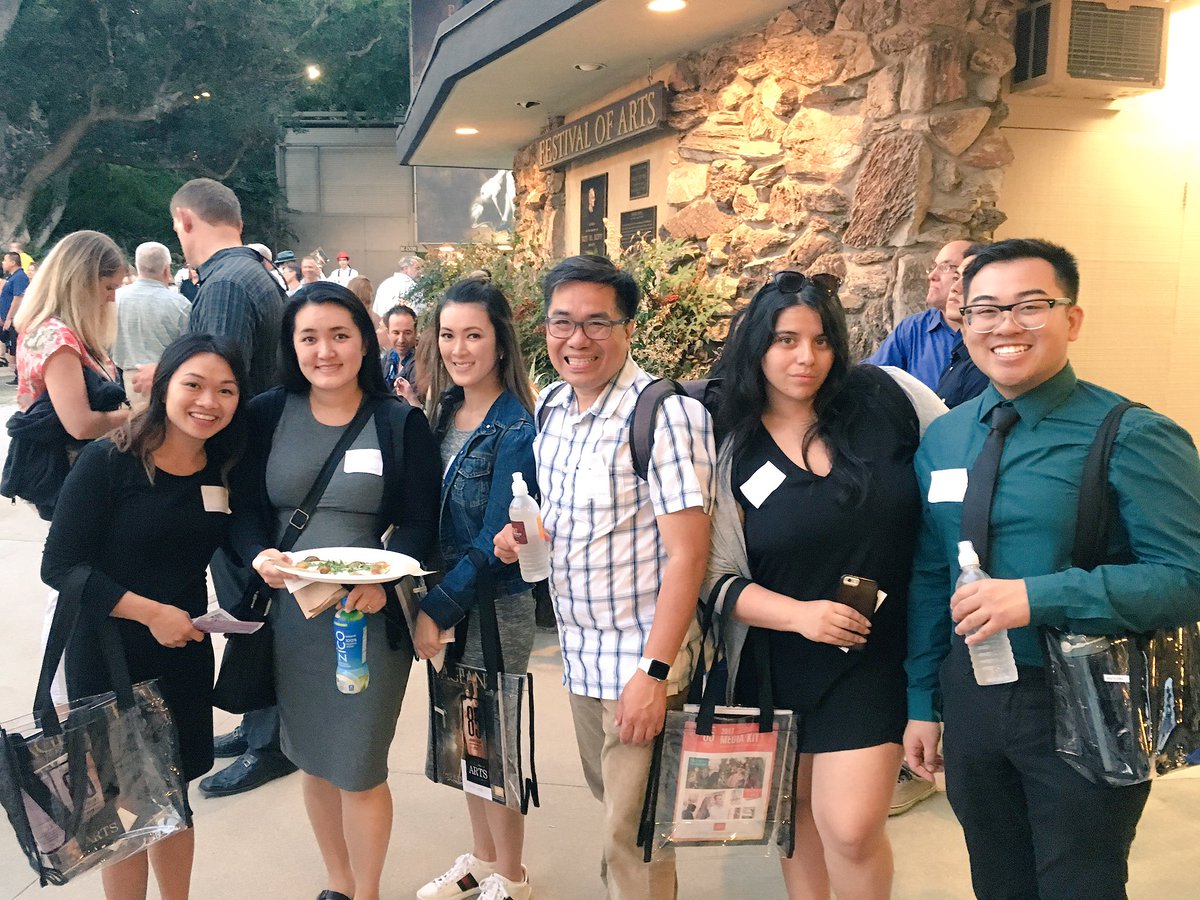 Kphamsmiles's tweet photo. Opening night for the @FestivalPageant w/ Social Media influencer friends- waiting for the #PageantoftheMasters to start. https://t.co/8OX4id0HyQ