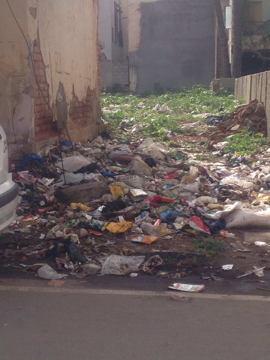 KavyaRathor's tweet photo. #Shantinagar needs better #garbagedisposal. Dumping yard at Shanti Road. #Nammagarbage @BBMPCOMM1 @citizenmatters @BBMP_MAYOR @naharisblr https://t.co/EfZS1NTu3E