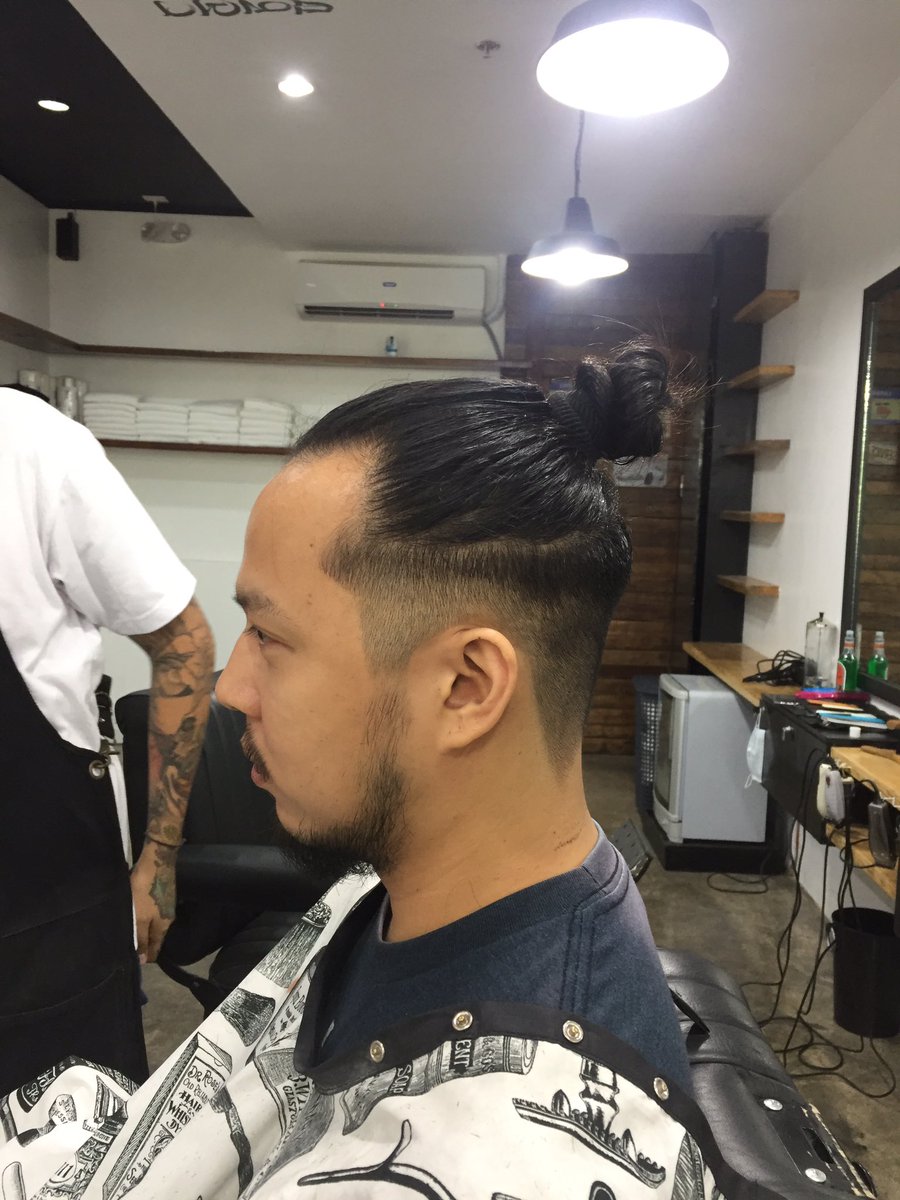 llorDezz's tweet photo. Sa wakas nka manbun din hehe. Asuz nis hubby bubu nako oyy! ๐คค๐#gettingready #inlabkosabugoylooknihubby #oneproudkahulugan #teammeaning https://t.co/nRaslZa0Vl