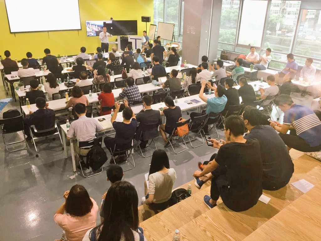 techcode_daily's tweet image. The #smartfurniture & #investment activity was ended, held by Techcode & CrossCapital. A cooperation was planned between both. #business