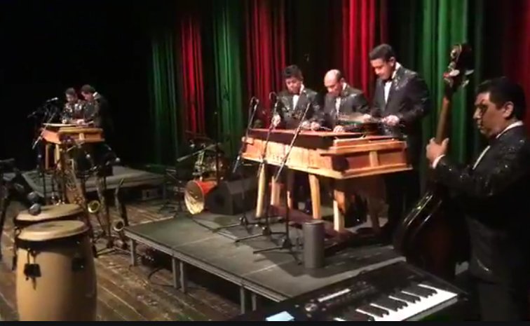 #Orgullo502 📹 Así es un concierto de <a href="/FidelFunesGuate/">Fidel Funes</a> y su Marimba Orquesta en #Europa🇪🇺 ➡︎  bit.ly/2tw4cvW