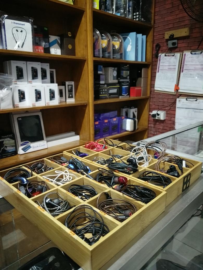 techshop28's tweet photo. Come and Visit @techshop28 for @budgetfi #speaker#earphone #headphoneamp #sportsheadset#wirelessheadset#audiophile https://t.co/VCTjJimsUt