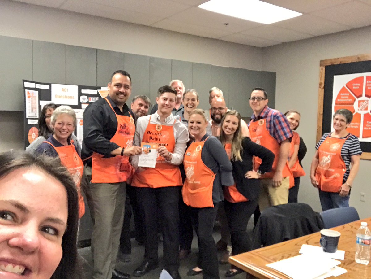 PruittKevin's tweet photo. 1410 Mountain Home leadership team is fired up! Congrats to Derrick, newly promoted DS! https://t.co/50EGzGAqwn