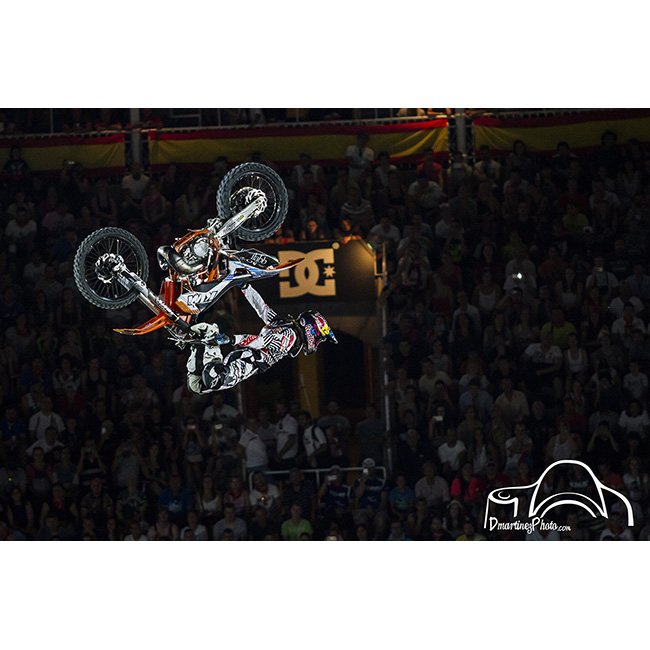 Dmartphoto's tweet photo. @LeviSherwood is getting ready for the fight in Madrid!
Who will win the XFighters this year? Place your bets!
#Redbullxfighters
@redbull https://t.co/mH0u8A4nQE