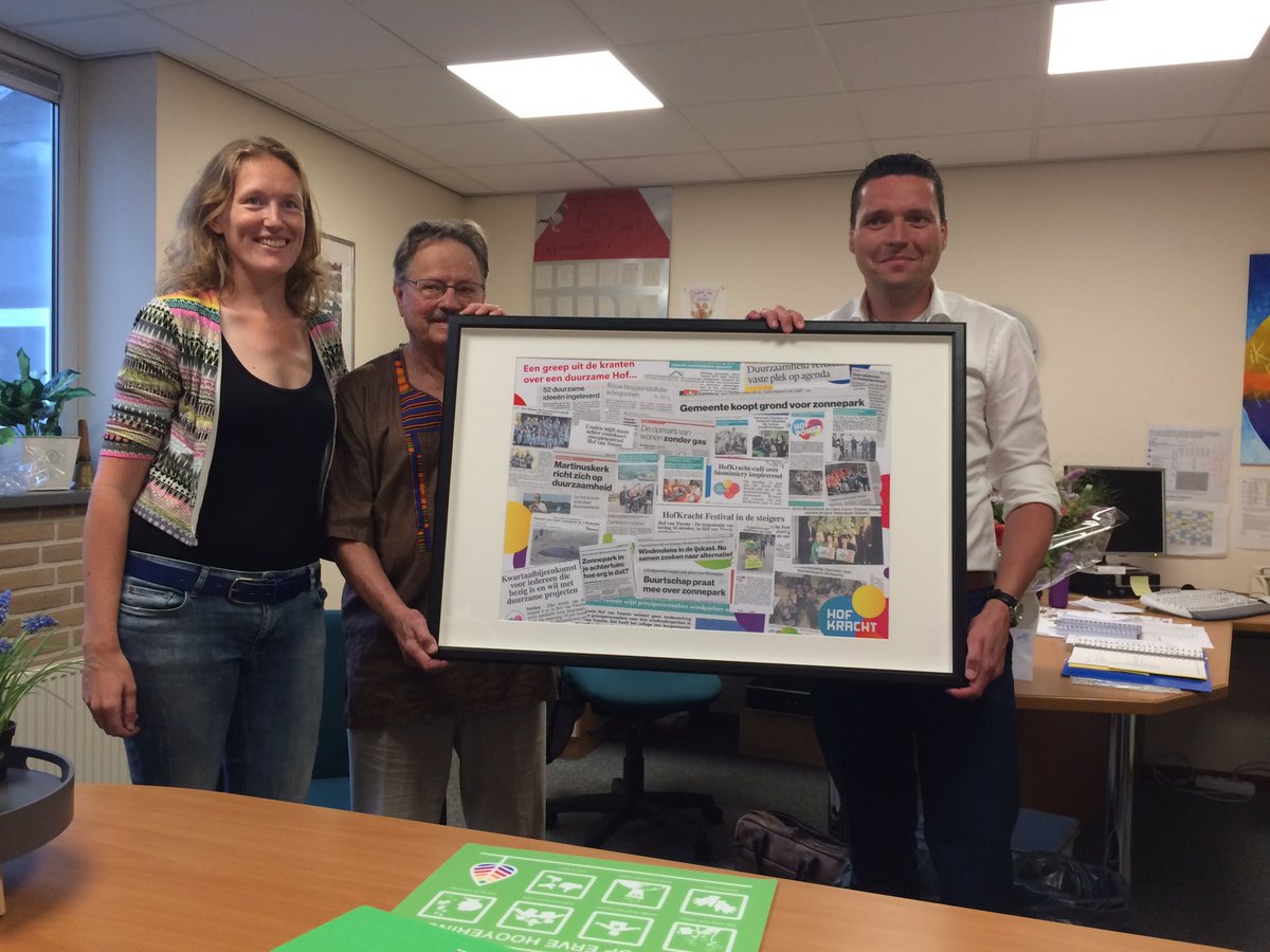 #hofkracht biedt wethouder Wim Meulenkamp een mooie collage over duurzaamheid #hofvantwente