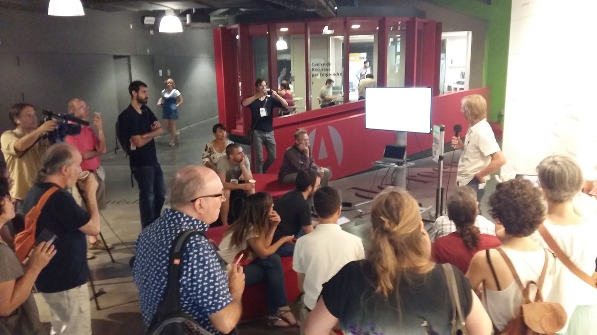 procomuns's tweet photo. Si us vareu perdre les 17 xerrades llampec del fòrum #procomunsBCN de 2017, aquí trobareu tots els vídeos i slides: https://t.co/XMAeyaQeev https://t.co/VKzyM8nJal