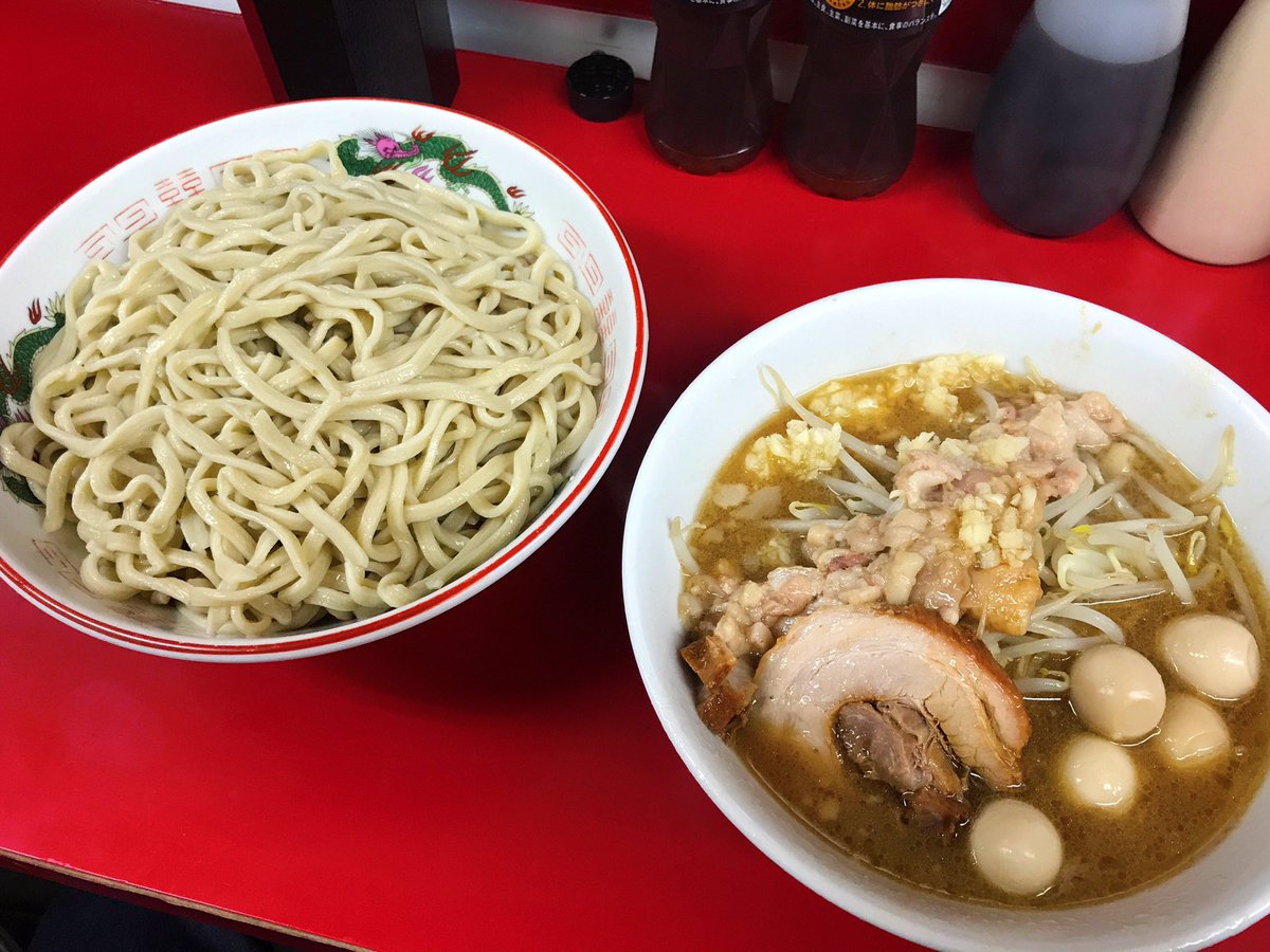 たまには二郎行きましょう 17 7 7 Fri 仕事帰りにラーメン二郎湘南藤沢店で小つけ麺 うずら ニンニクマシアブラマシマシ すげぇウマさ すげぇ麺量 女性バイトさん2人 1人はたぶん今日が初日 がカワイイ うずらがカワイイ 人生初のマシマシコールに