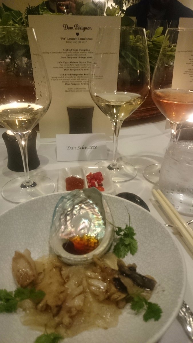 Champagne_Dan's tweet photo. #DomPerignon P2
The definition of elegance, the beauty of aged #Champagne and a great way to spend a Friday lunch. https://t.co/mVWBUDfIlr