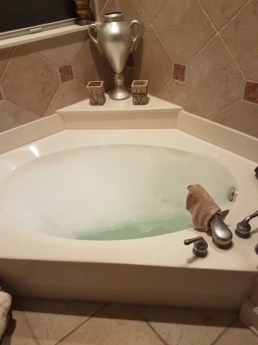 My bath awaits! #femalemuscle  #pampering #fetish https://t.co/7XP9BUzIvj<a href="/tag/femalemuscle"class="tags">#femalemuscle</a><a href="/tag/pampering"class="tags">#pampering</a><a href="/tag/fetish"class="tags">#fetish</a>