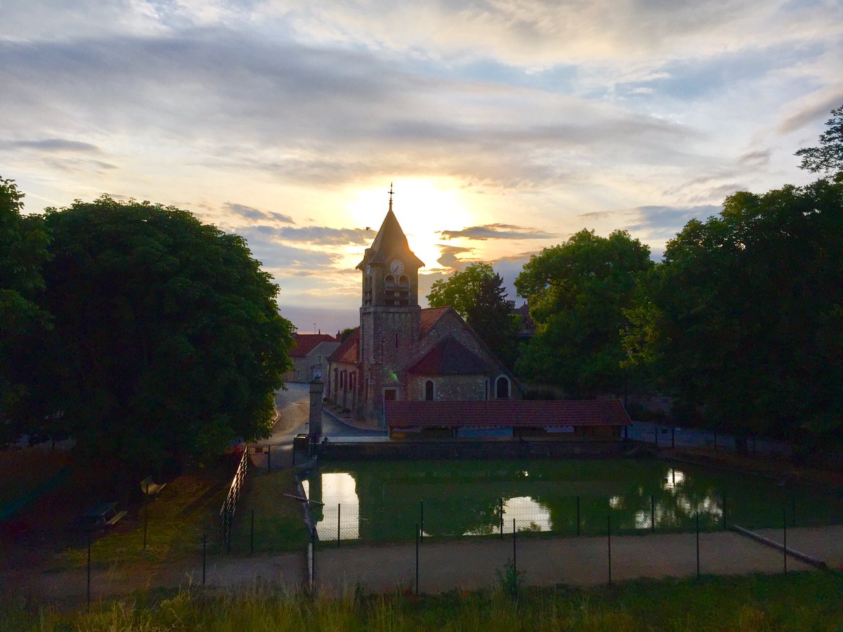 Early morning in #jouylesreims #champagne #premiercru #France