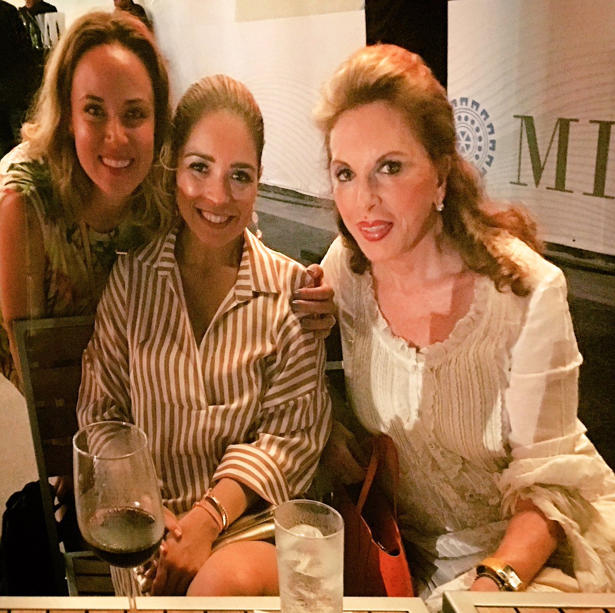 AnitaHernandez_'s tweet photo. 🥂Feliz de compartir la inauguración 
 de @dgcancun #distritogourmet  en #marinatowncenterpuertocancun con @Marieli_Rojas y @cristinalcayaga https://t.co/NE6tJ1Fnb0