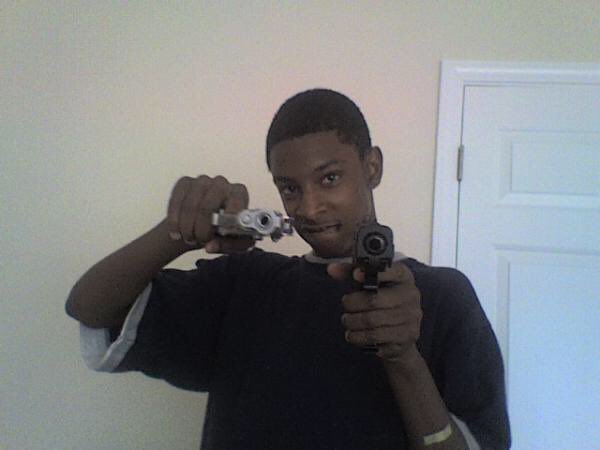 FATHERMESS's tweet image. when issa album shuffles from money convo to facetime