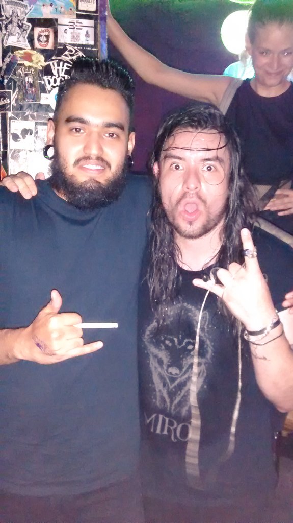Antoguzar's tweet photo. @damerdrum gracias viejo increíble noche! https://t.co/BdoRvQCji5